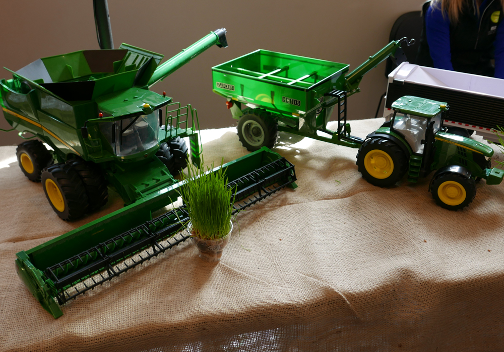 Toy John Deere Farm Equipment