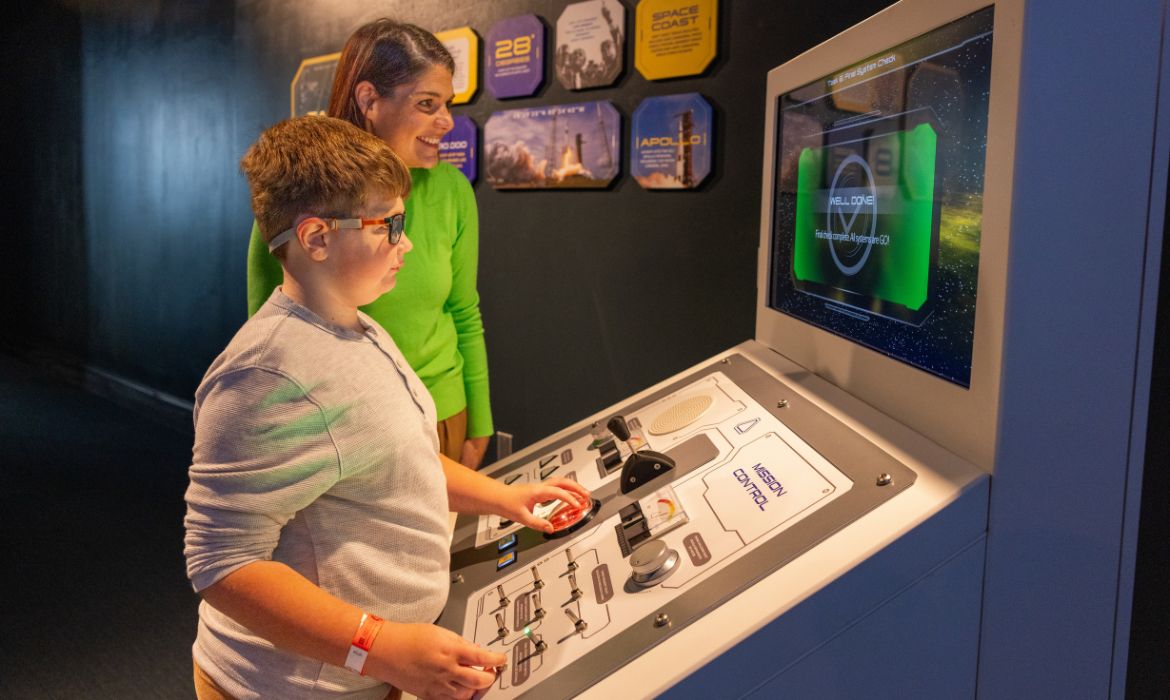 Space Explorers: Mission Infinity